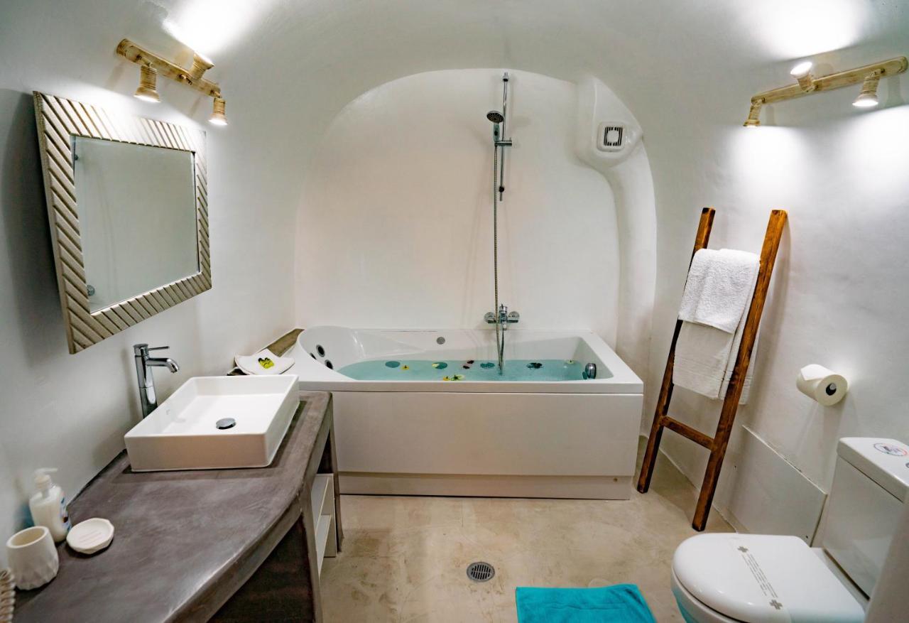 Bonita Santorini Cave Apartment Exo Gonia Exterior photo